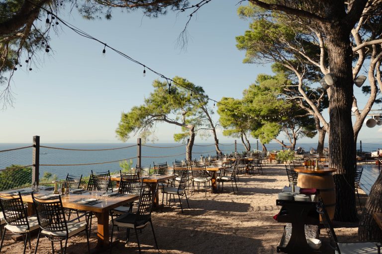 restaurant on vis island