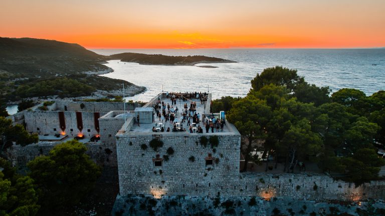 sunset dining fort george